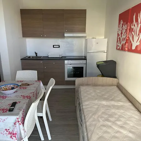 Riva Del Golfo Apartment